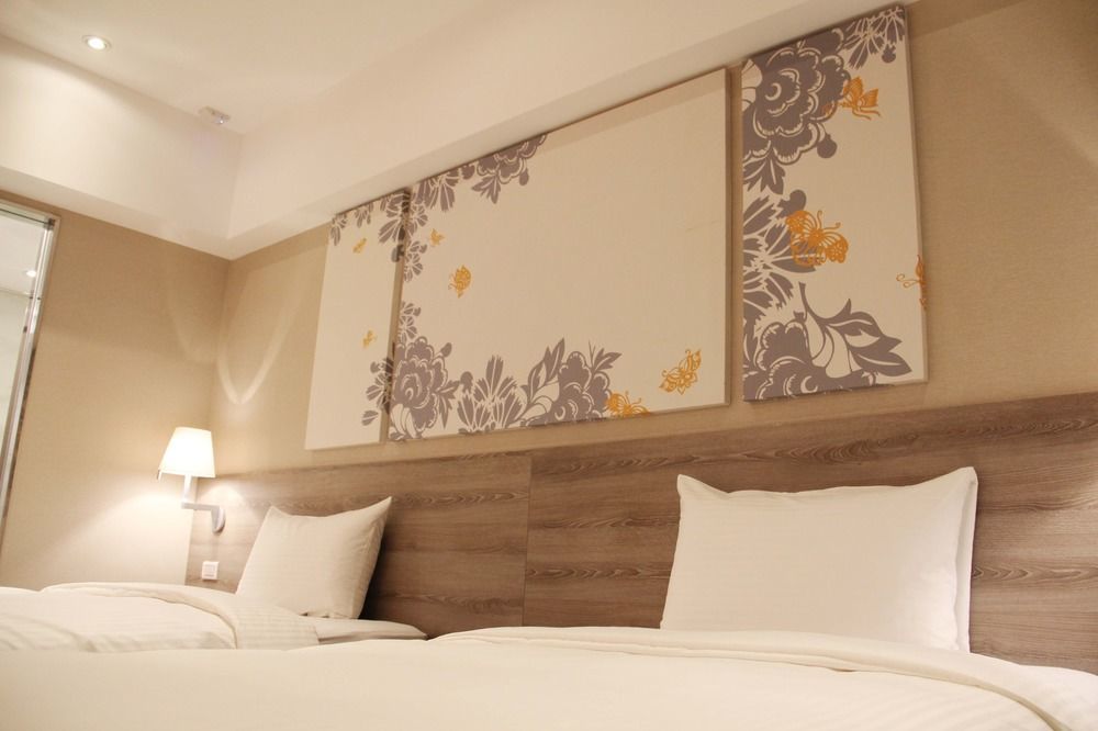 Aeris International Hotel Тайджун Екстериор снимка