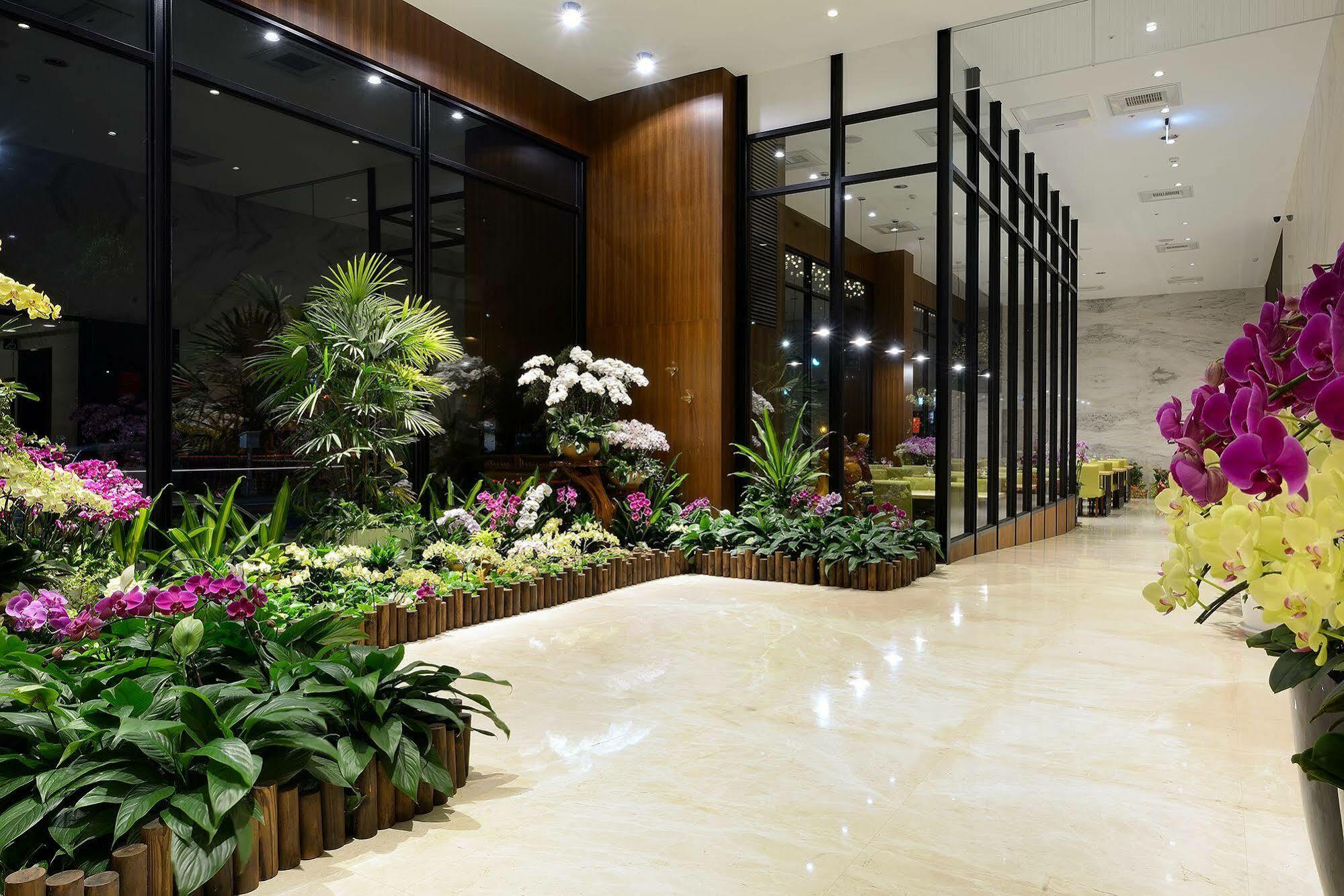 Aeris International Hotel Тайджун Екстериор снимка